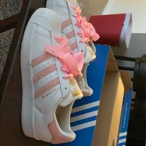 Sz 6 Superstar Adidas Originals